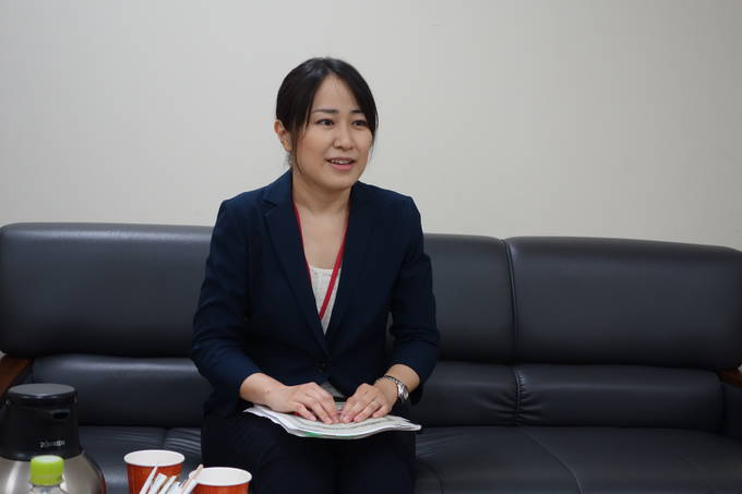 2007년 홋카이도신문에 입사한 혼조 아야카 기자는 7년 가까이 지국을 돌며 취재하다 2년 전 본사로 복귀해 경제부에서 일하고 있다.  