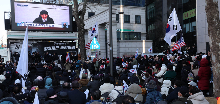 '尹 내란 유죄' 선고 현장, 기자들도 손에 땀을 쥐었다