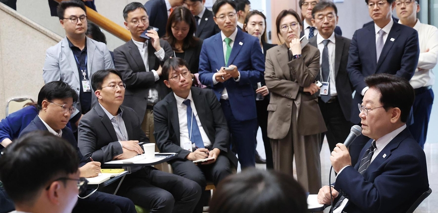 지지율 떨어지자… 