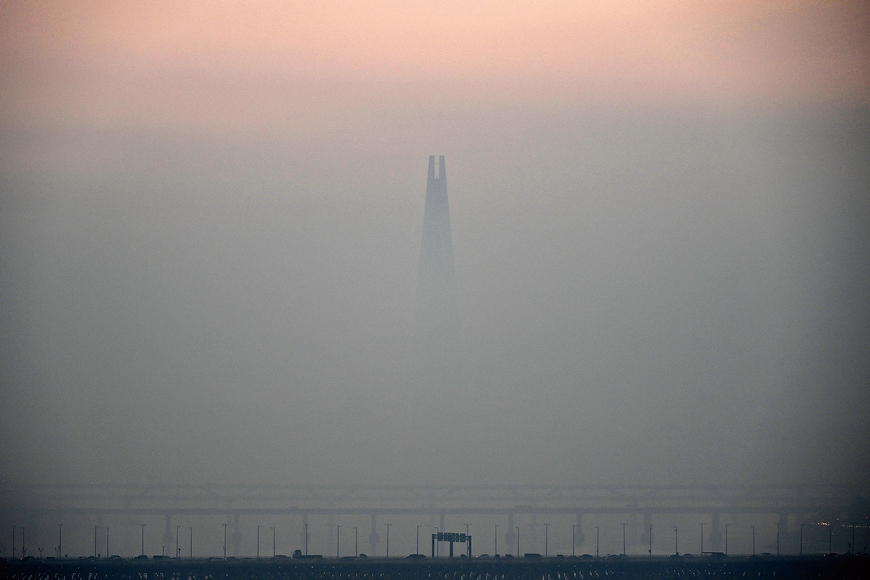 [뷰파인더 너머] (242) 뿌연 하늘, 머뭇거리는 봄