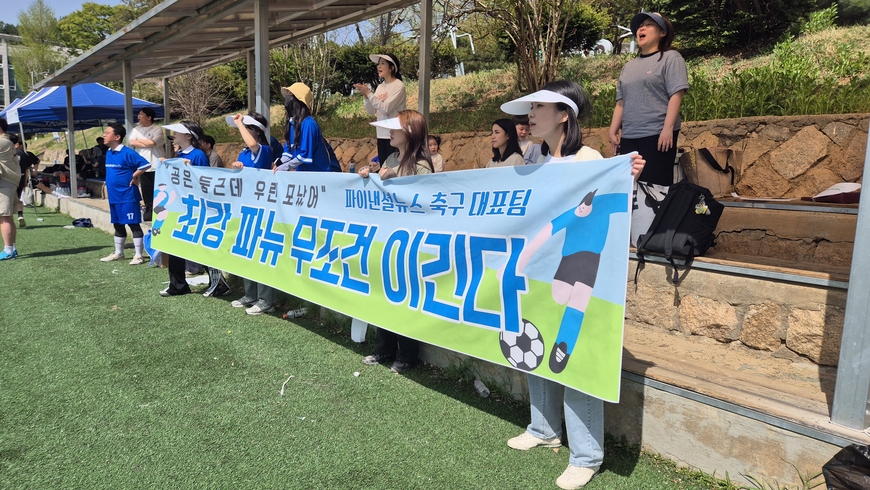 날씨는 초여름, 응원 열기는 한 여름… 