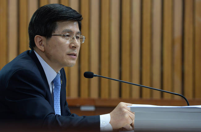 8일 서울 여의도 국회에서 열린 '황교안 국무총리후보자 인사청문회'에서 황 후보자가 질의에 답변하고 있다. (뉴시스)