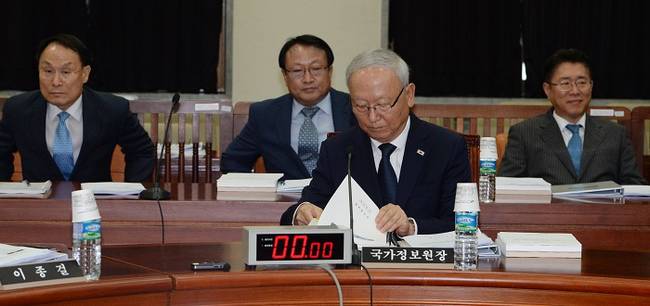 14일 서울 여의도 국회에서 이병호 국가정보원장이 출석한 가운데 정보위원회가 열렸다. 이날 이 원장은 RCS구입 사실을 인정했다.(뉴시스)