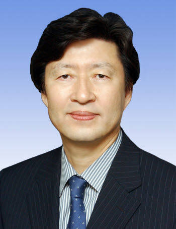 한국경제 김기웅 사장.  