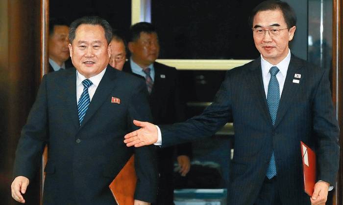 동아일보 10일자 1면 사진. 동아일보 10일자 1면 사진.