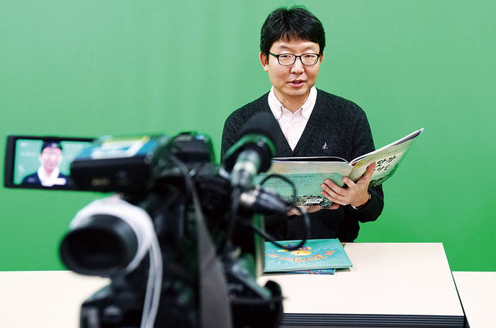 ‘찬이 삼촌의 어린이책 맞아요?’의 백승찬 경향신문 기자.  (경향신문)  