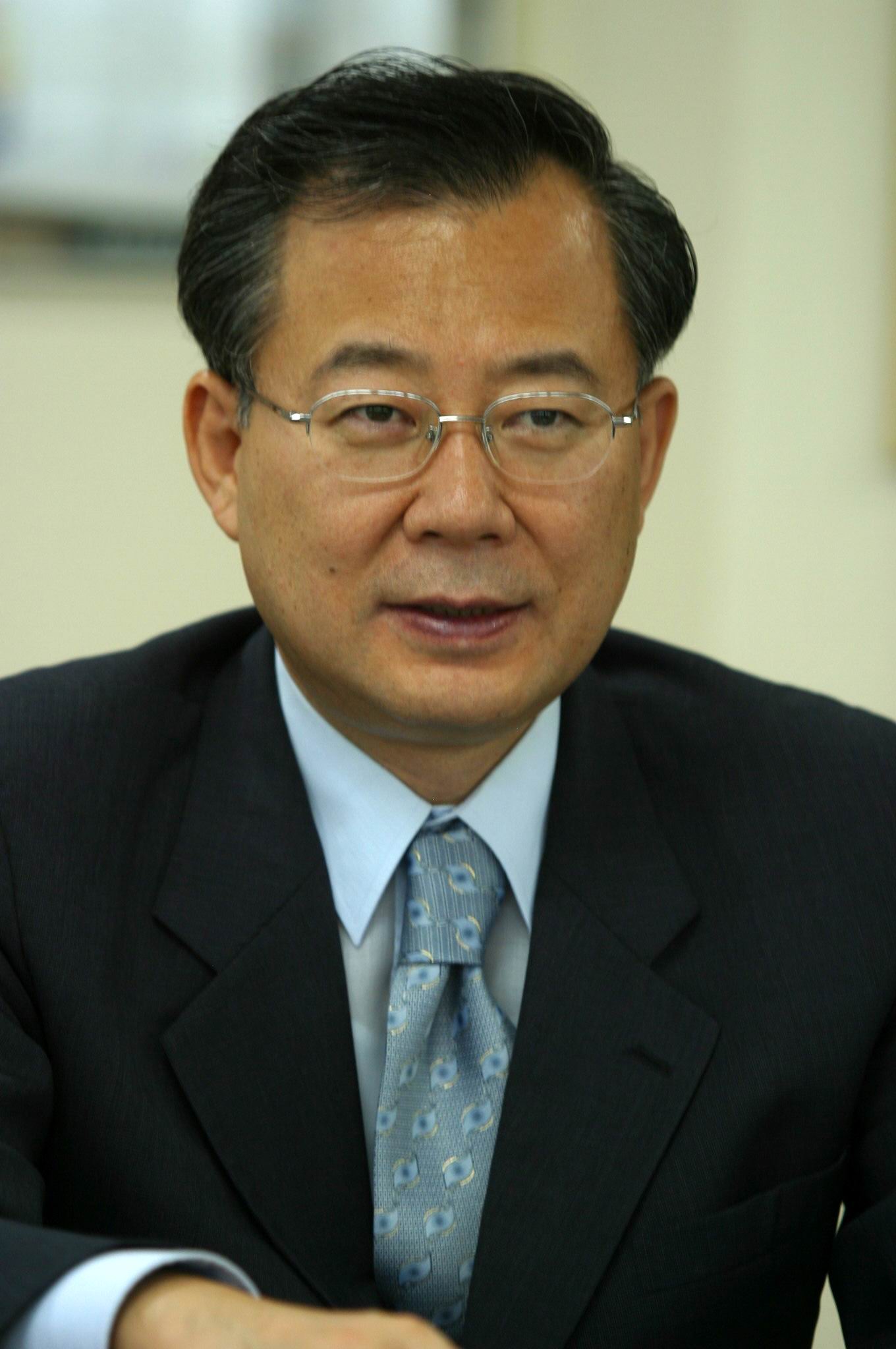 정동채 장관이 문화관광부 정책을 설명하고 있다.