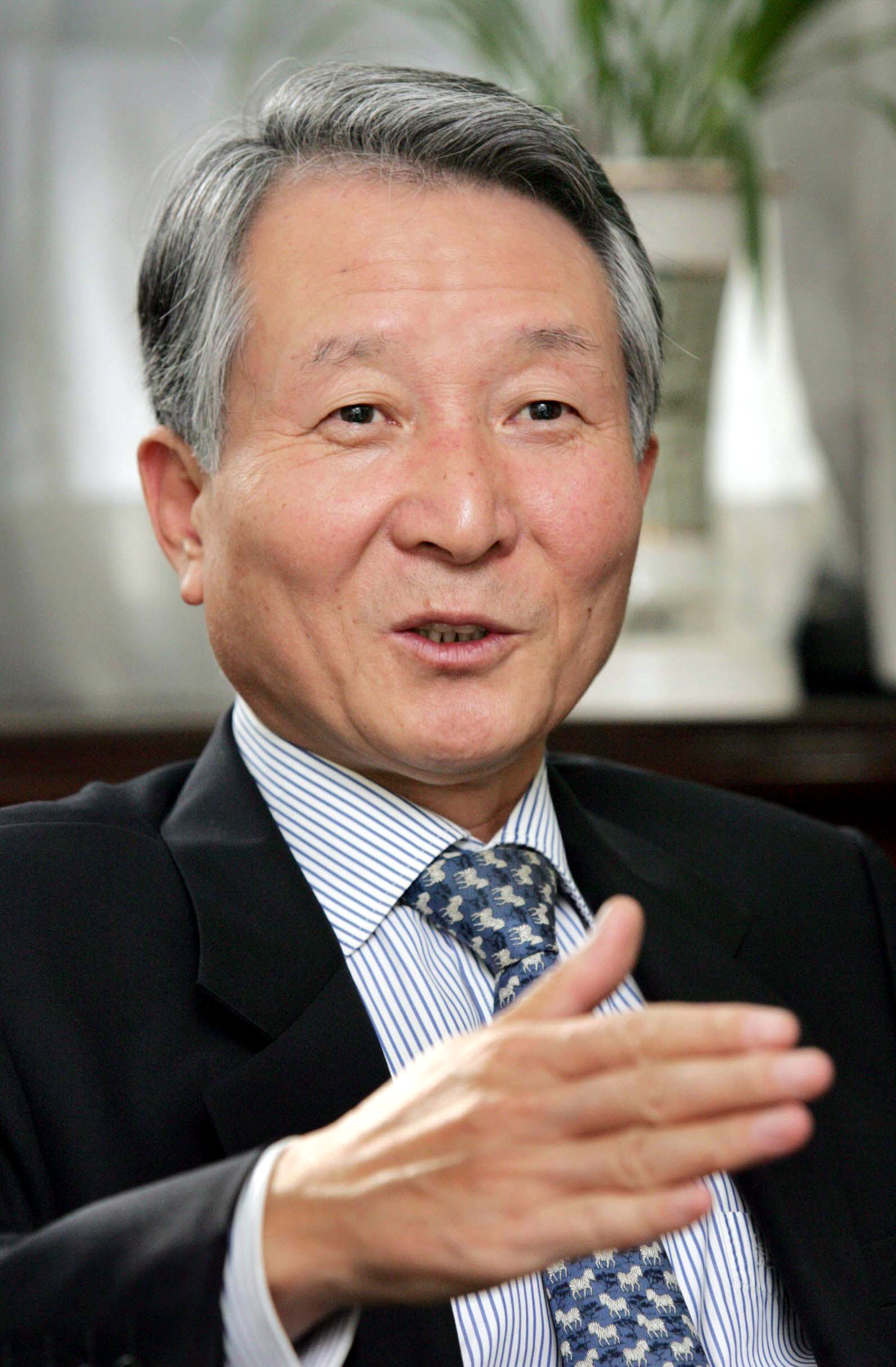청간 58돌 기념 인터뷰에서 조용상 사장이 경향의 발전방향에 대해 이야기 하고 있다.