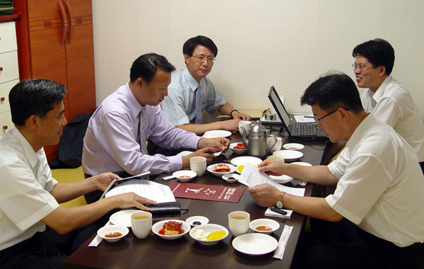 1일 오후 12시부터 2시간동안 진행된 ‘참여정부 언론정책 점검…청와대출입기자 좌담회’. 이날 기자들은 참여정부 언론정책 전반에 대해 진솔한 이야기를 나눴다.