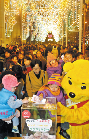 조선일보는 15일부터 서울시청, 청계천 등 4곳에서 자선기부축제를 벌인다. 사진은 지난해 열린 루미나르에 모습. <사진제공=조선일보>