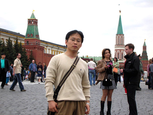 모스크바 ‘붉은 광장’ 앞에서의 필자.